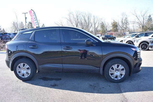 Used 2025 Nissan Kicks S image 2