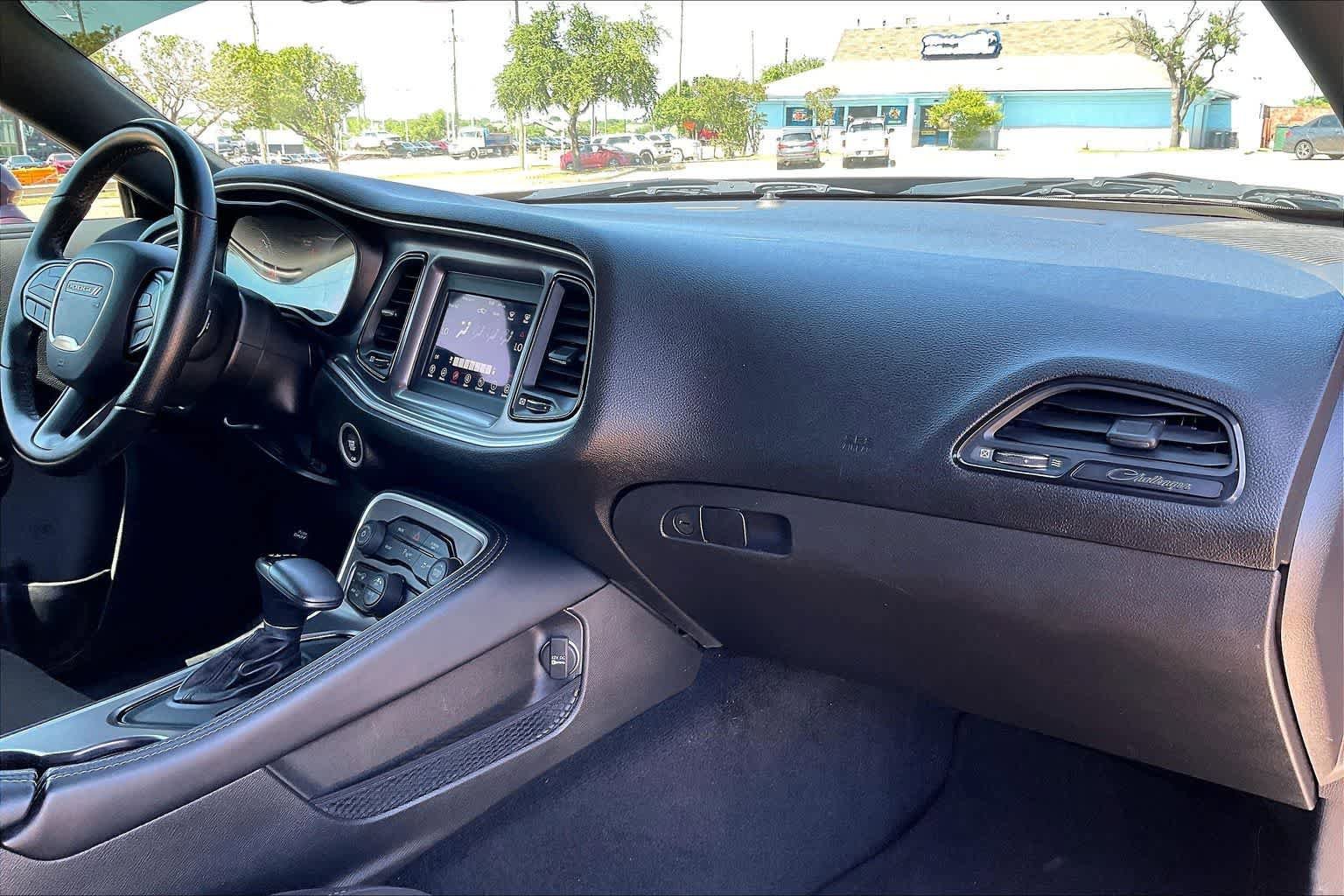 Used 2021 Dodge Challenger SXT w/ Driver Convenience Group RWD image 20