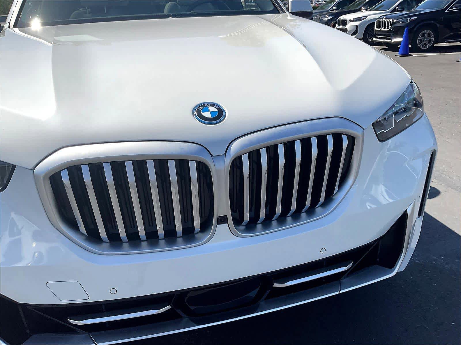 Used 2024 BMW X5 xDrive50e w/ Premium Package image 32