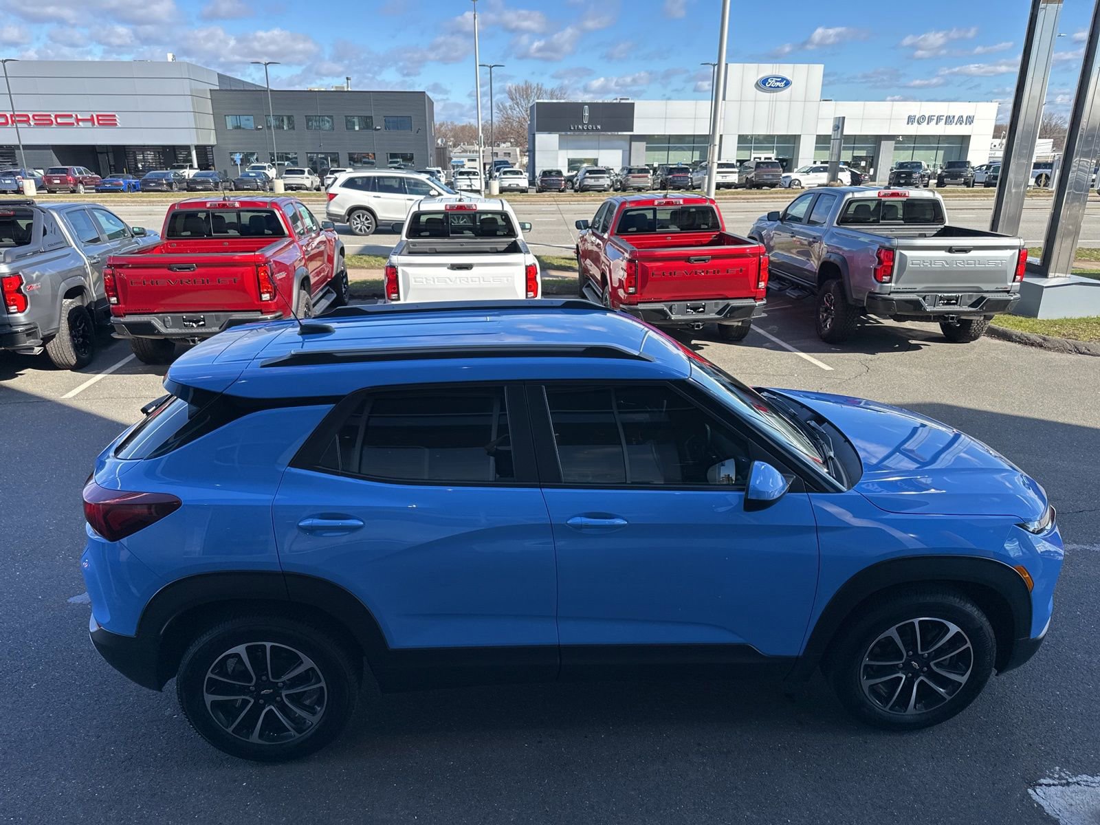 Used 2024 Chevrolet TrailBlazer LT w/ LT Cold Weather Package image 4