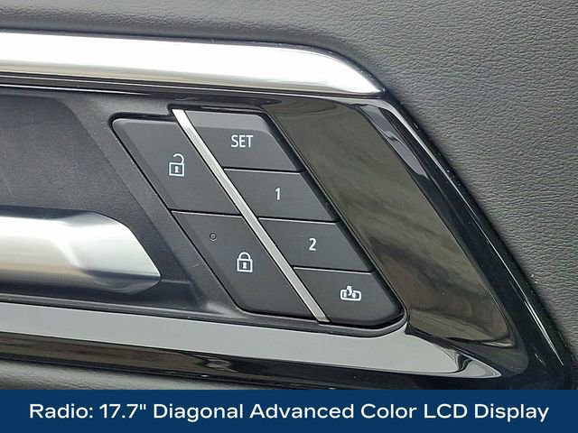 Used 2025 Chevrolet Suburban Premier AWD/4WD image 8