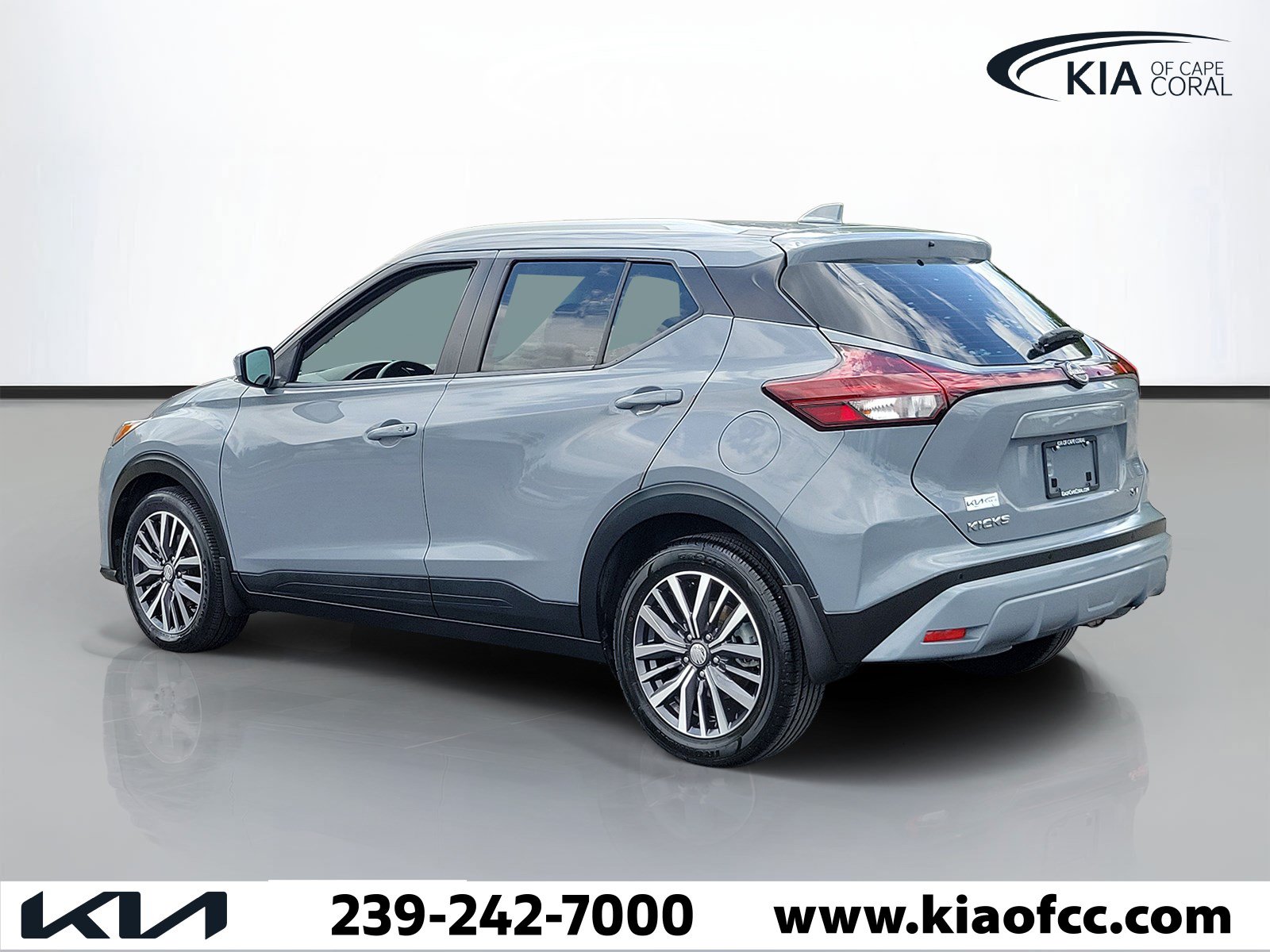 Used 2022 Nissan Kicks SV FWD image 4