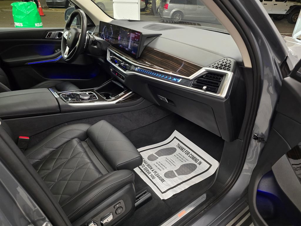 Used 2024 BMW X7 xDrive40i w/ Premium Package AWD/4WD image 35