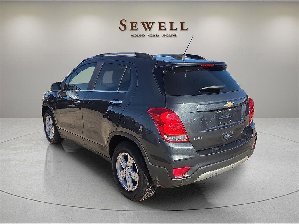 Used 2018 Chevrolet Trax LT w/ LT Convenience Package image 3