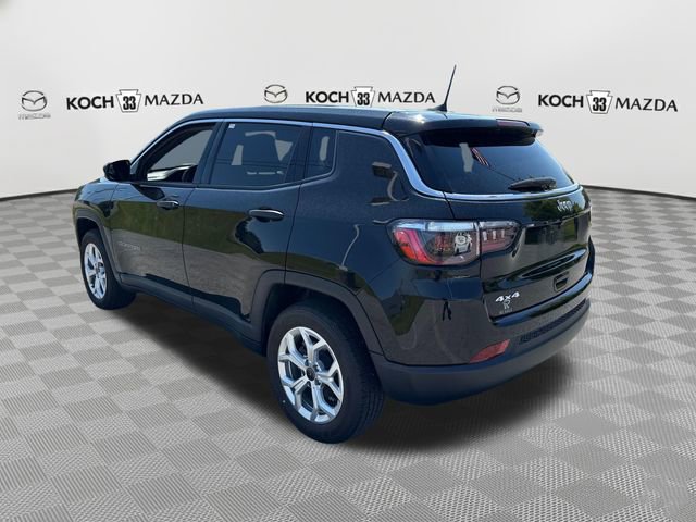 Used 2025 Jeep Compass Sport AWD/4WD image 5