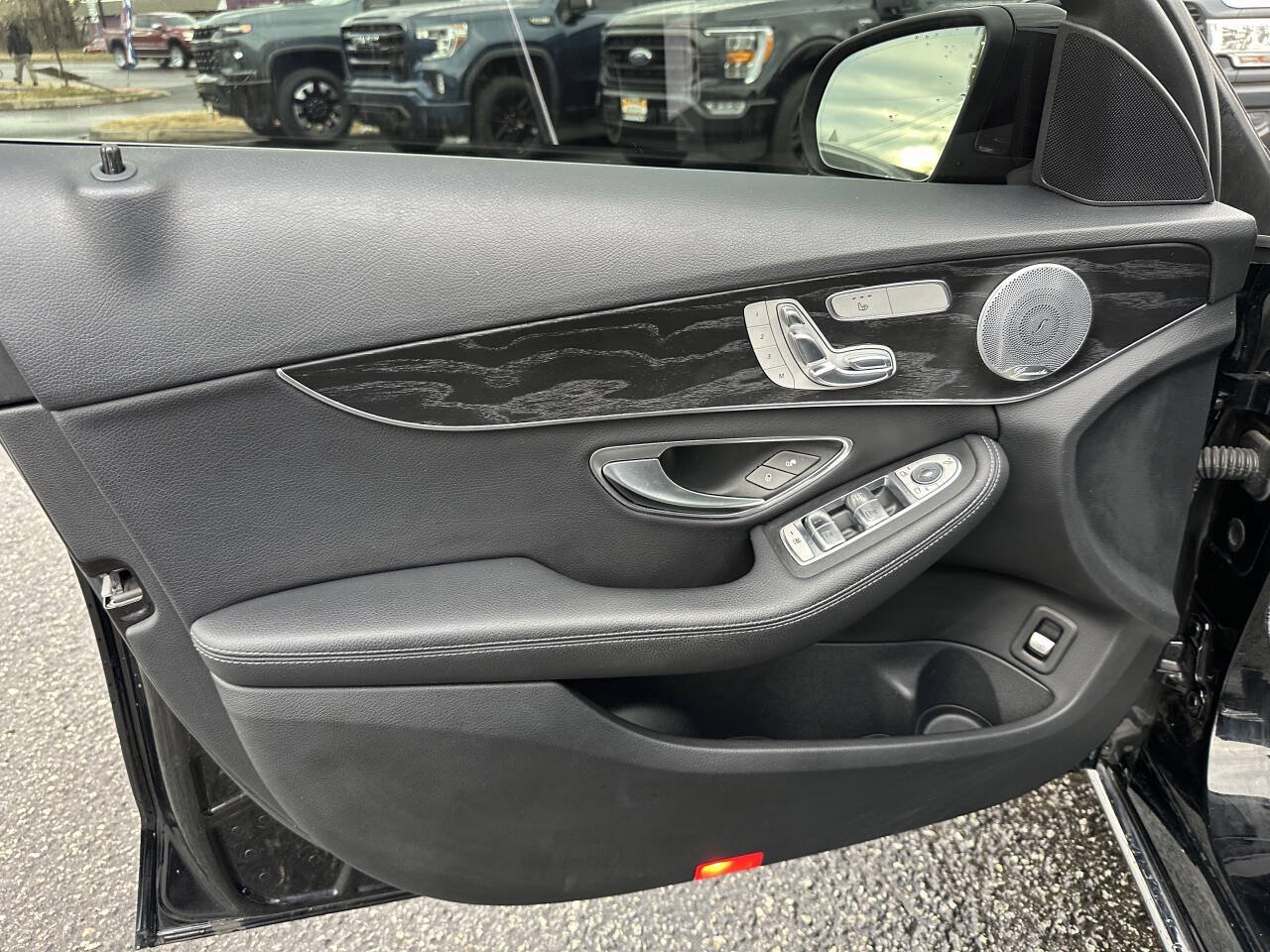 Used 2017 Mercedes-Benz C 300 Sedan w/ Premium 2 Package image 10