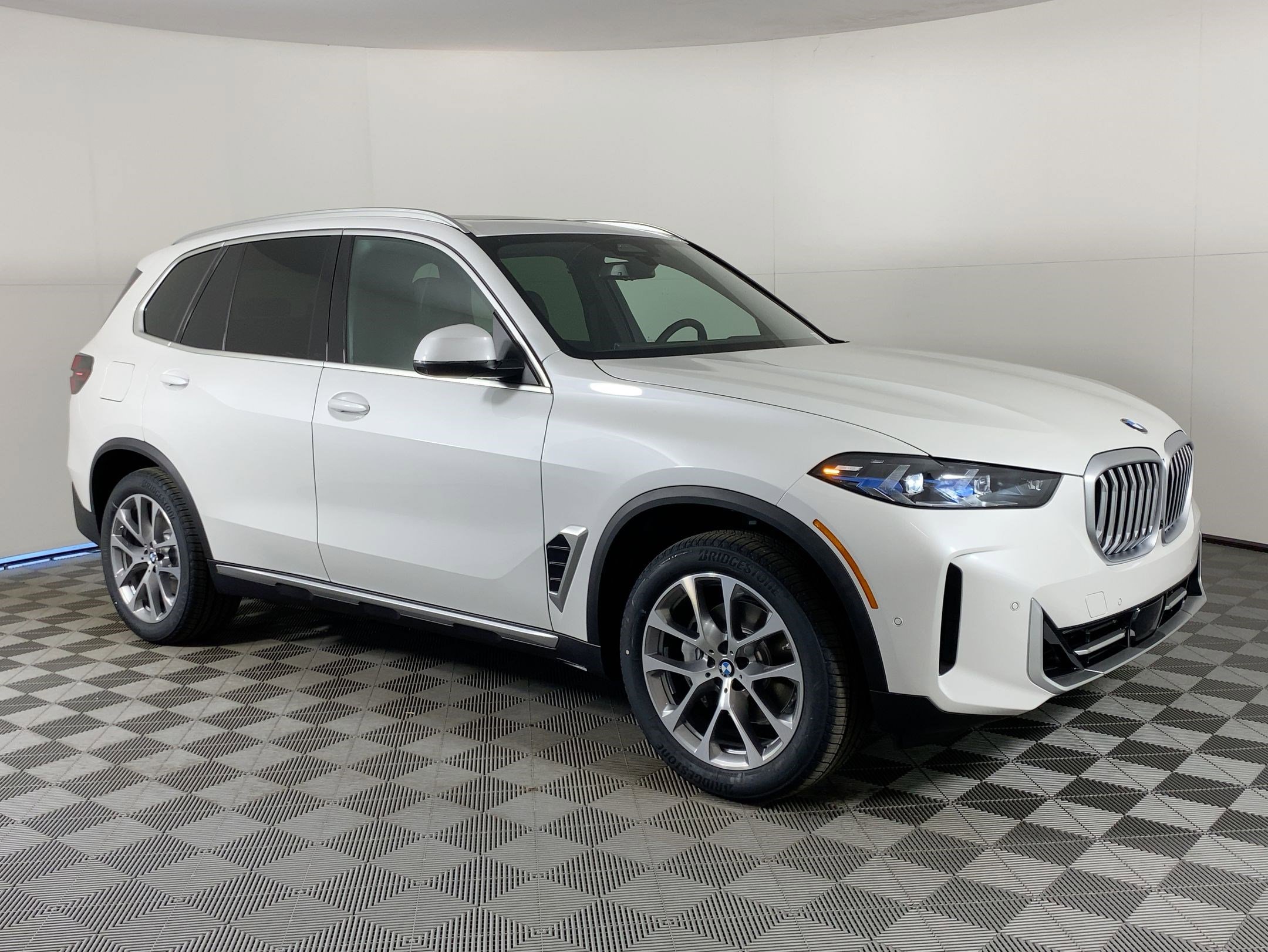 Used 2026 BMW X5 sDrive40i w/ Premium Package image 6