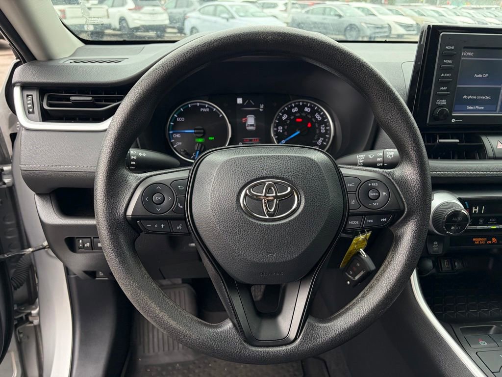 Used 2022 Toyota RAV4 LE image 13