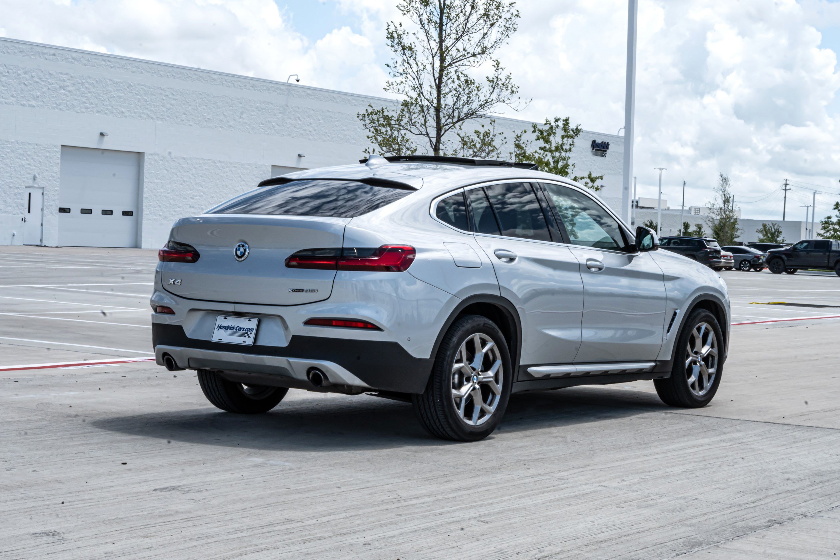 Used 2021 BMW X4 xDrive30i w/ Premium Package AWD/4WD image 9