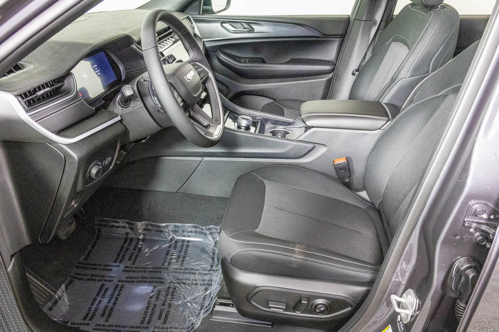 New 2025 Jeep Grand Cherokee L Laredo w/ Luxury Tech Group I image 15