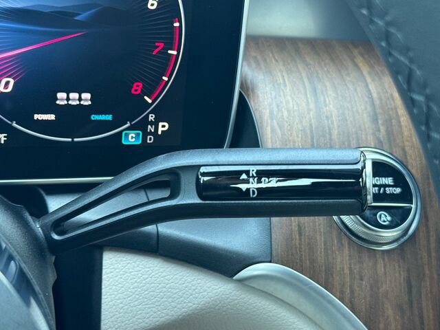 Certified 2025 Mercedes-Benz GLC 300 image 27