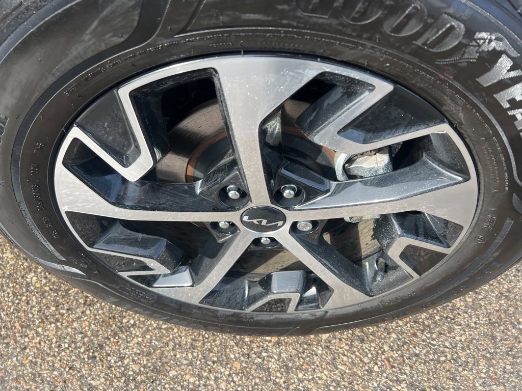 Certified 2025 Kia Sportage EX image 41