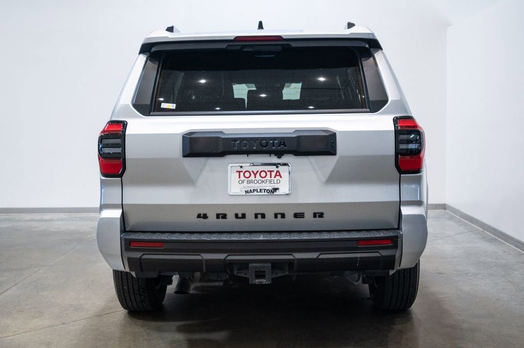 Certified 2025 Toyota 4Runner SR5 AWD/4WD image 8
