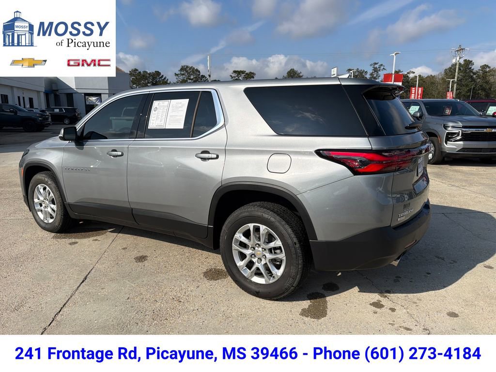 Used 2024 Chevrolet Traverse LS w/ Safety Package image 5