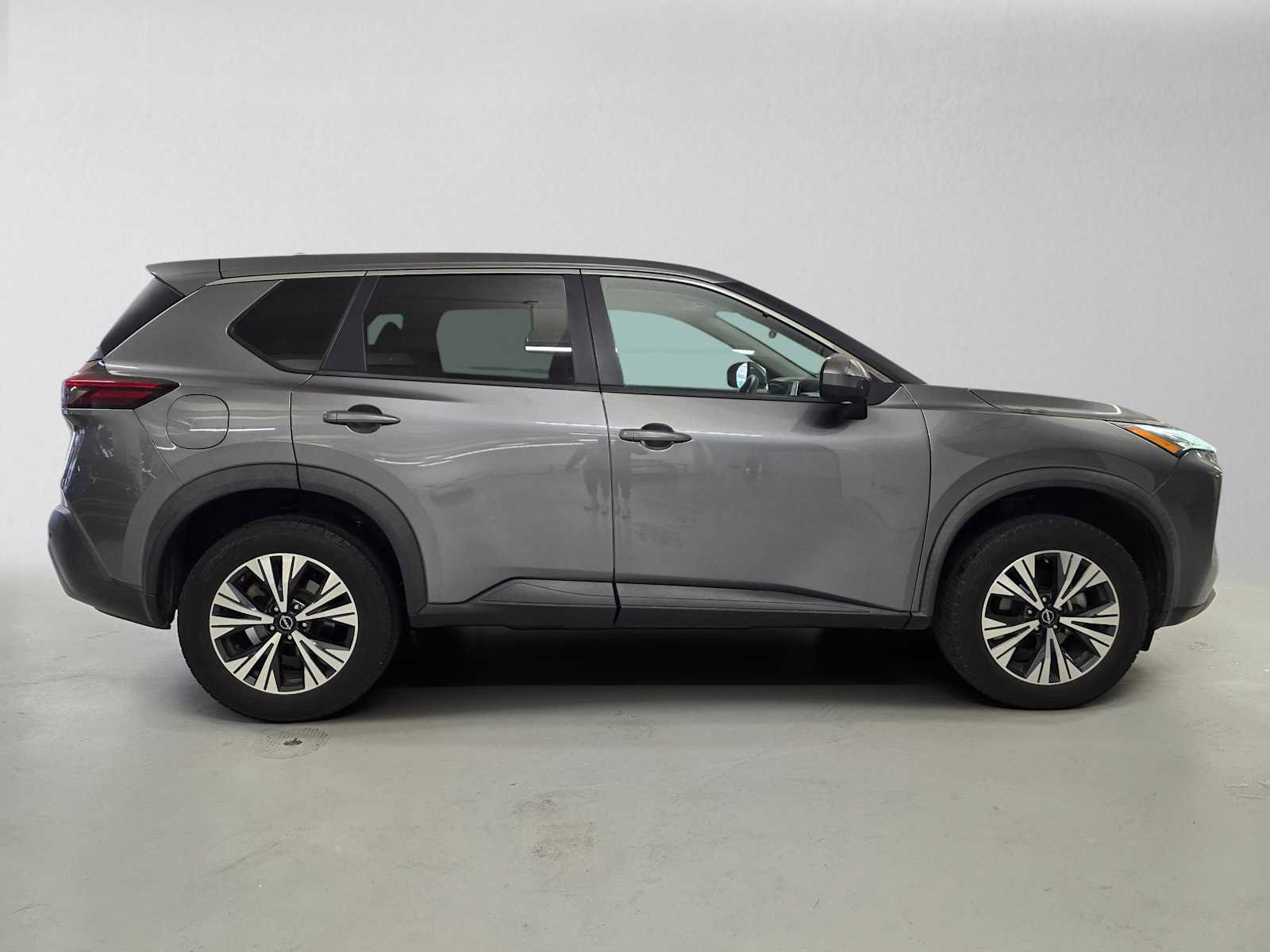 Used 2023 Nissan Rogue SV FWD image 6