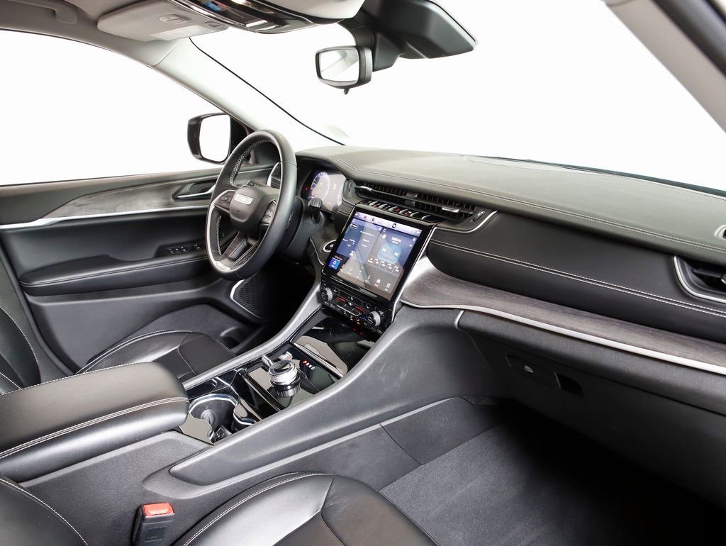 Used 2022 Jeep Grand Cherokee Limited image 9