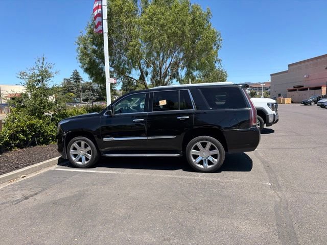 Used 2018 Cadillac Escalade Luxury RWD image 18