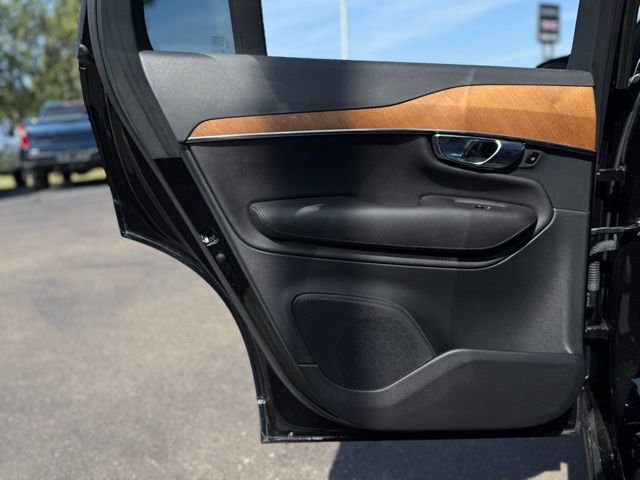 Used 2022 Volvo XC90 T6 Momentum w/ Climate Package image 14