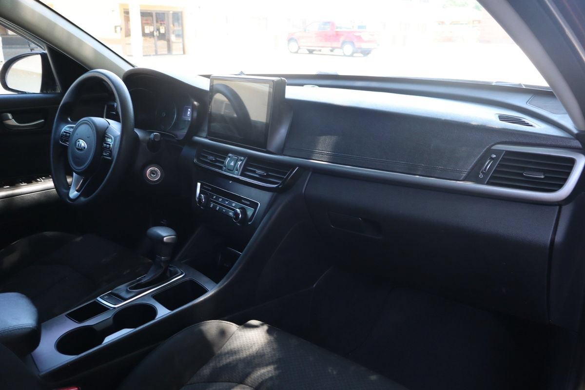 Used 2017 Kia Optima LX w/ Option Group 014 FWD image 17