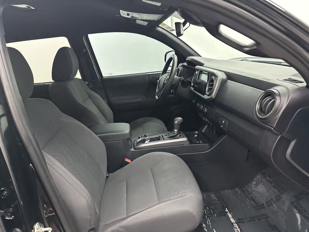 Used 2019 Toyota Tacoma TRD Sport w/ Technology Package image 25