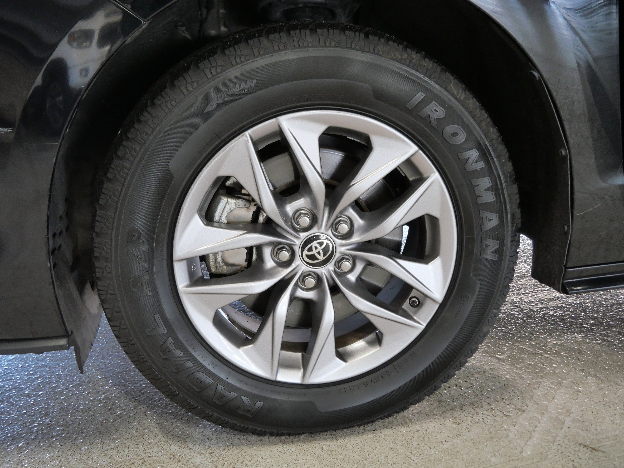 Certified 2024 Toyota Sienna LE image 16