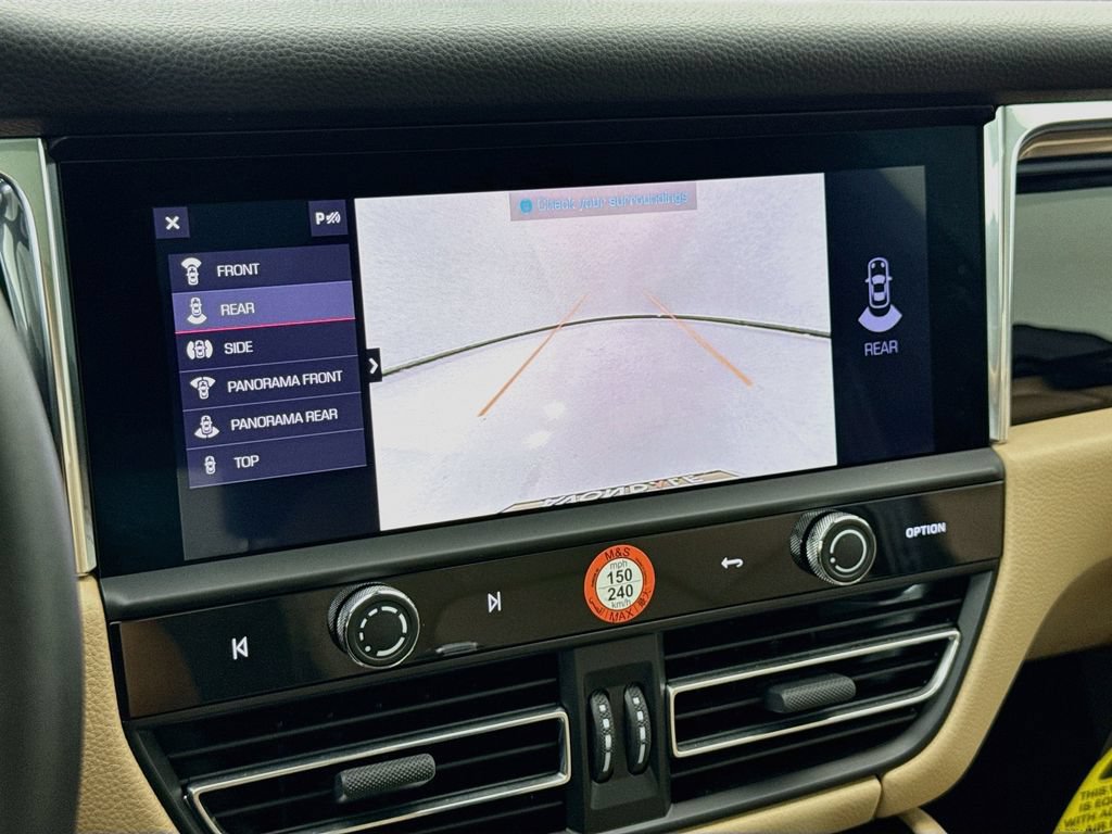 Certified 2025 Porsche Macan AWD/4WD image 20