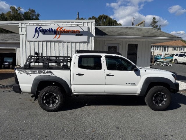 Used 2011 Toyota Tacoma 2WD Double Cab w/ Convenience Pkg image 2