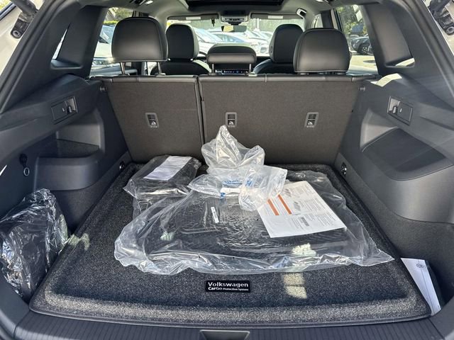 New 2026 Volkswagen Tiguan SE R-Line FWD image 5