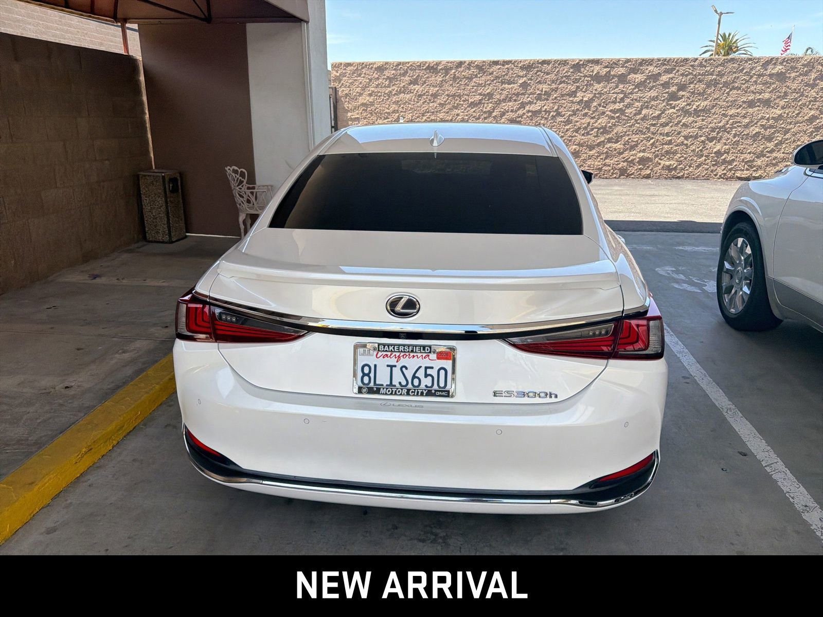 Used 2019 Lexus ES 300h w/ Accessory Package 2 FWD image 5