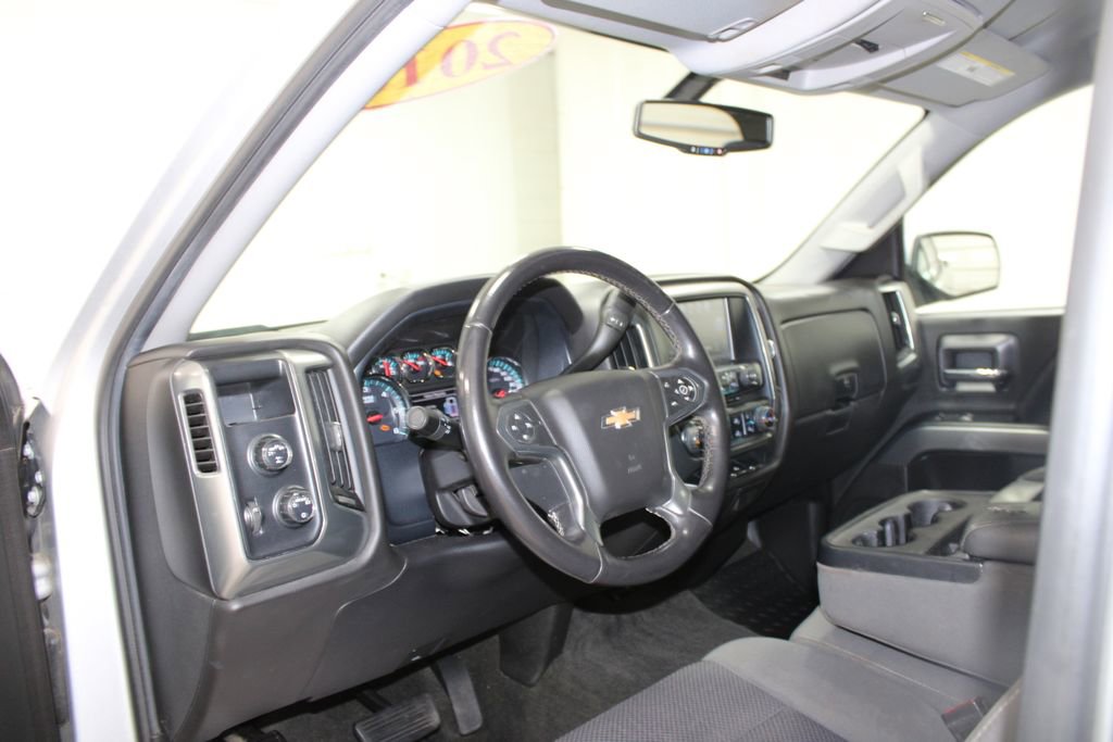 Used 2018 Chevrolet Silverado 1500 LT AWD/4WD image 25