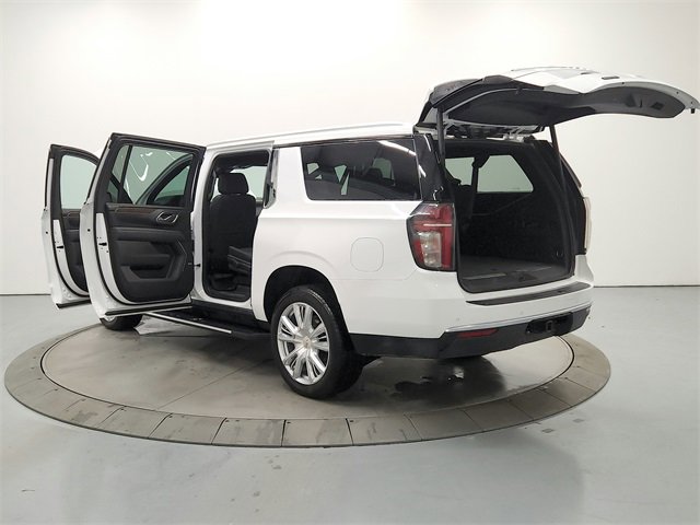 Used 2023 Chevrolet Suburban High Country image 14