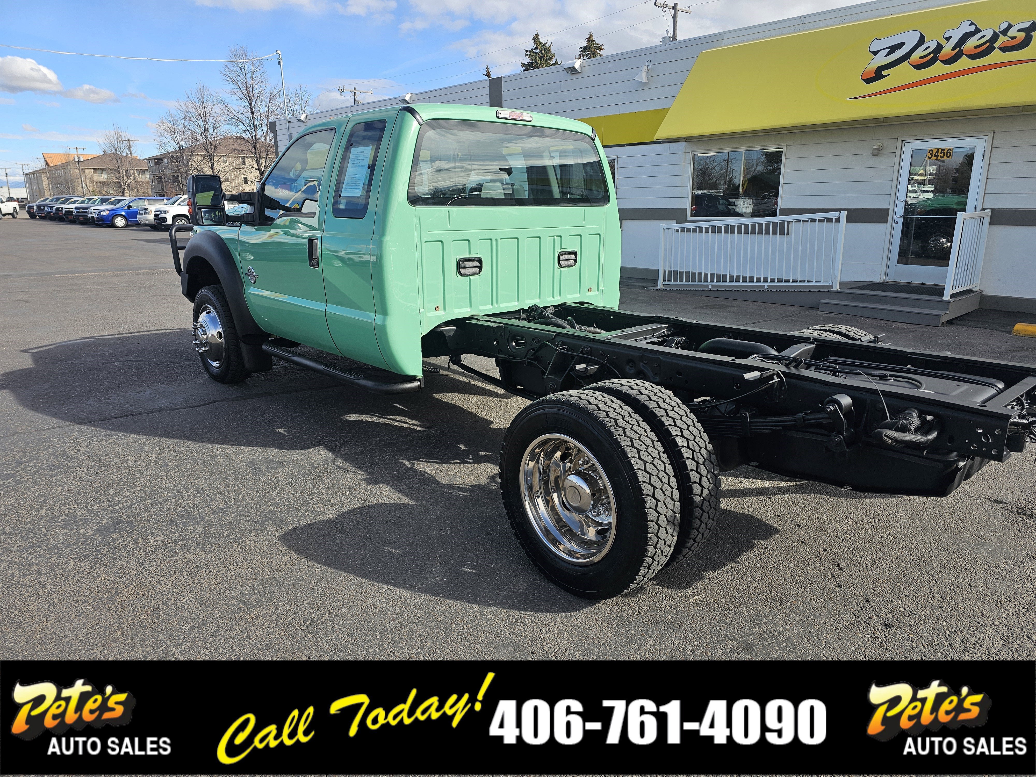 Used 2013 Ford F550 4x4 SuperCab Super Duty w/ Payload Upgrade Pkg image 2