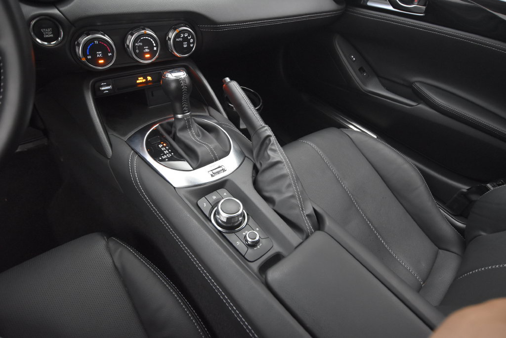 Certified 2025 MAZDA MX-5 Miata RF Grand Touring RWD image 34
