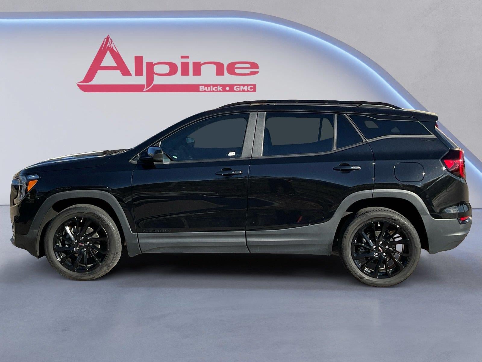 Used 2024 GMC Terrain SLE w/ Elevation Edition AWD/4WD image 2