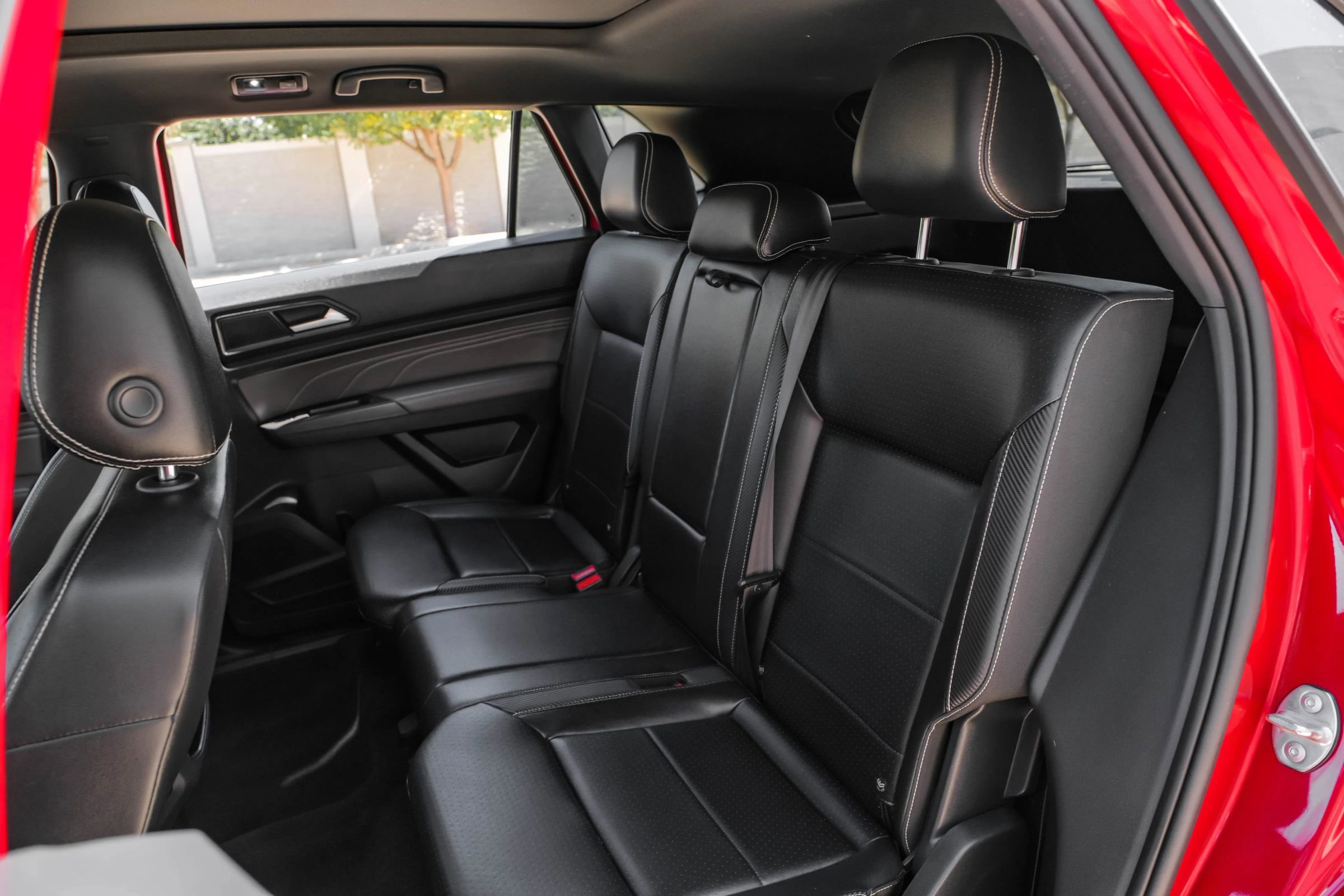 Used 2022 Volkswagen Atlas Cross Sport SE w/ Panoramic Sunroof Package image 37