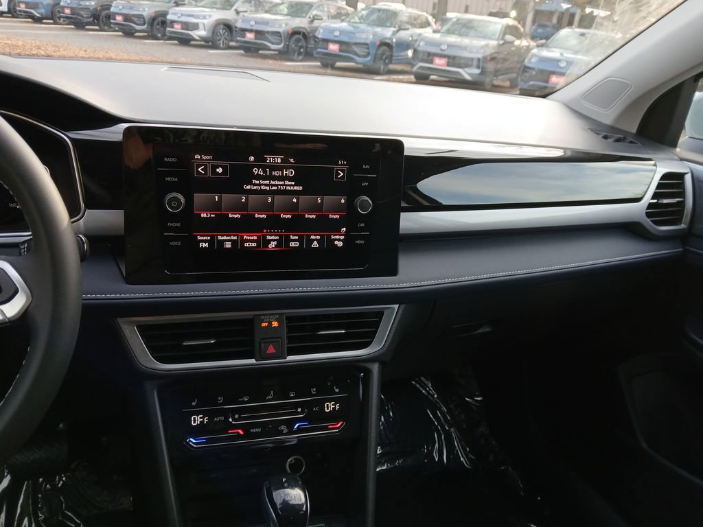 New 2026 Volkswagen Taos SEL image 17