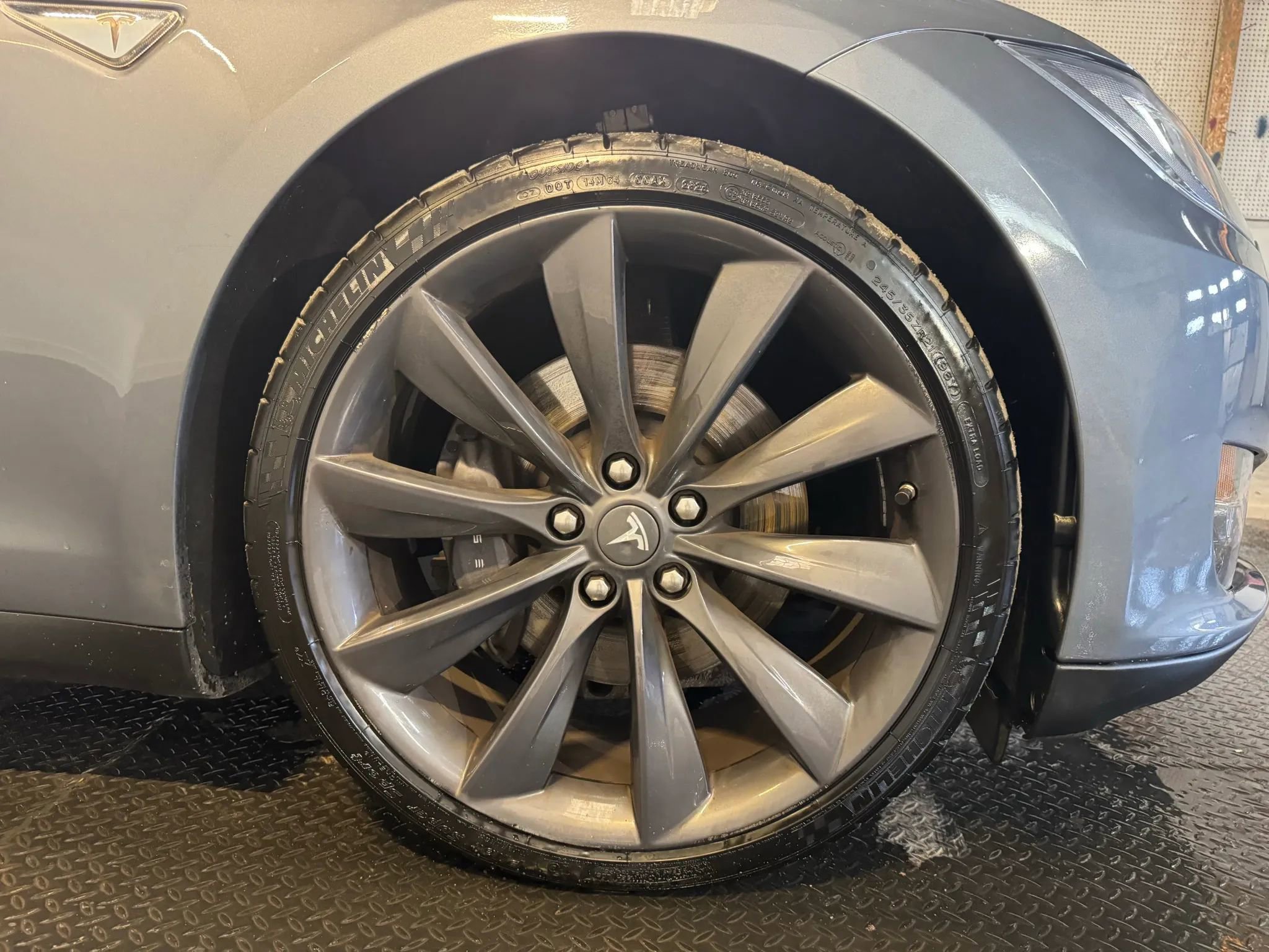 Used 2013 Tesla Model S Performance RWD image 27