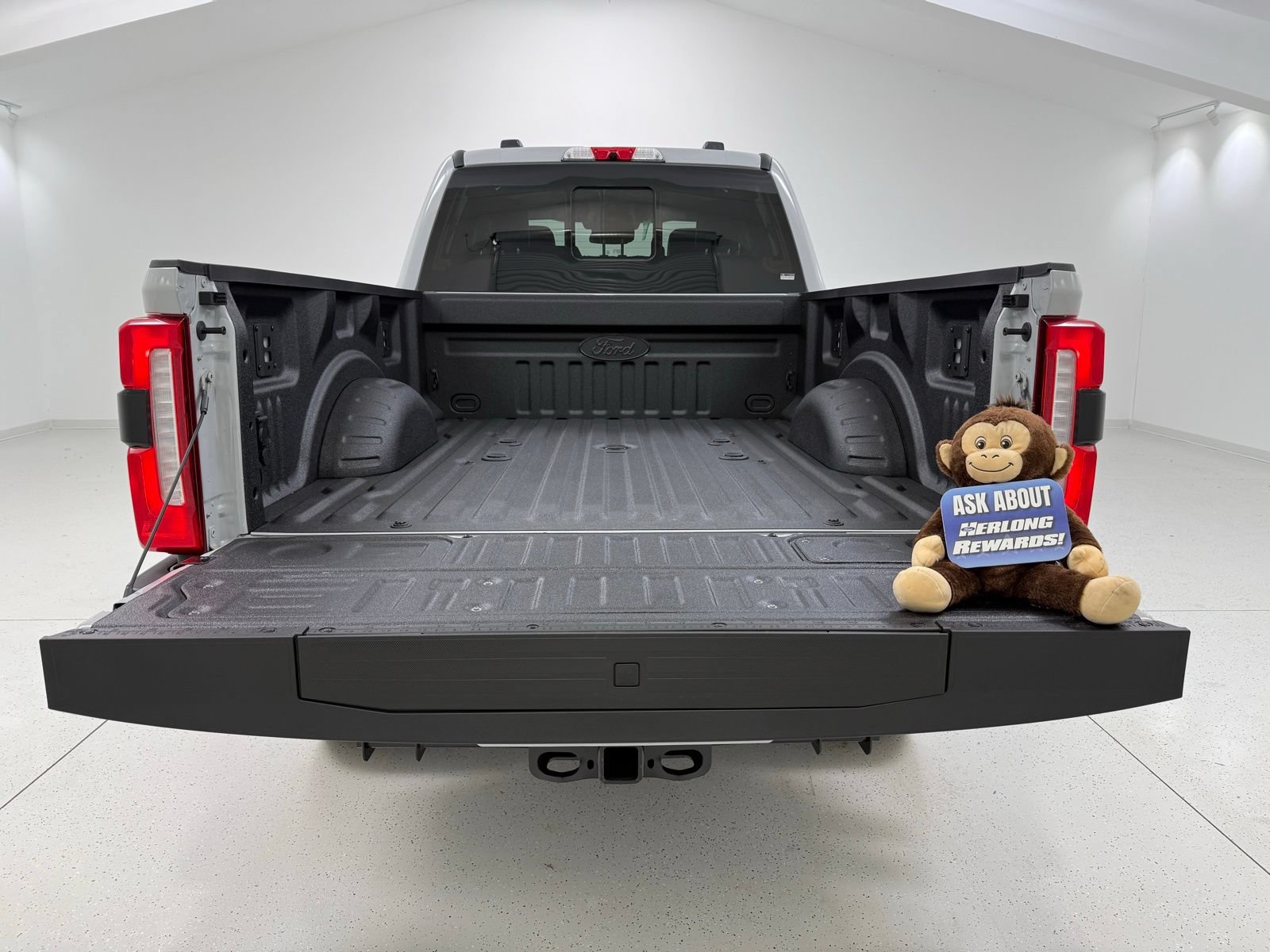 New 2026 Ford F250 Lariat w/ Black Appearance Package AWD/4WD image 9