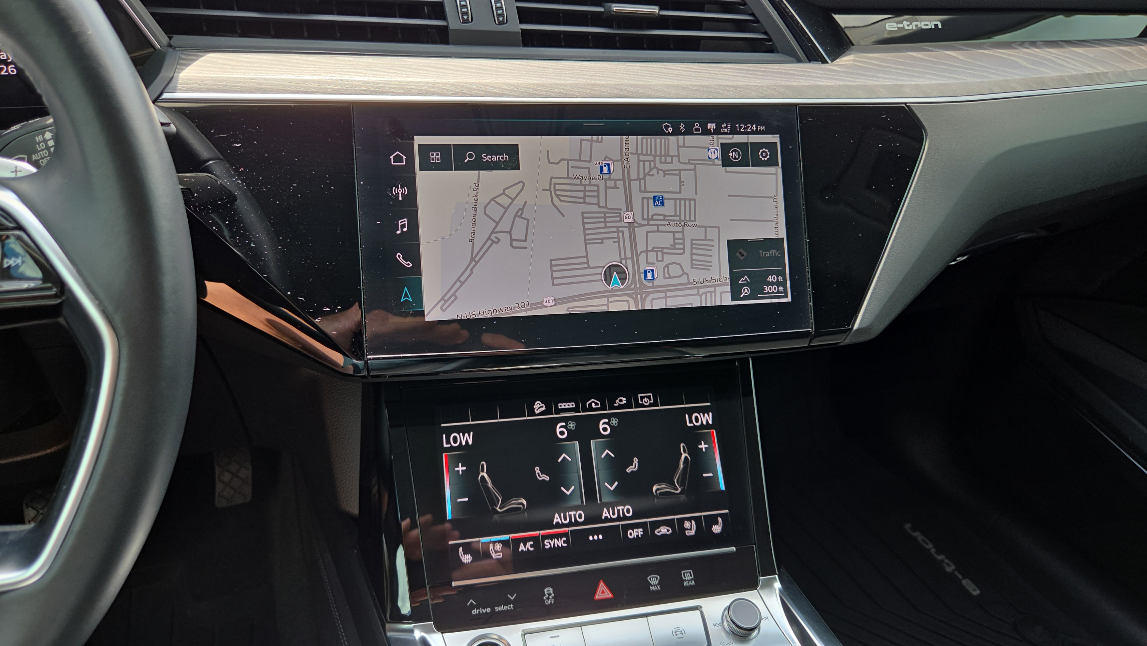 Used 2022 Audi e-tron Premium Plus w/ Premium Plus Package AWD/4WD image 20