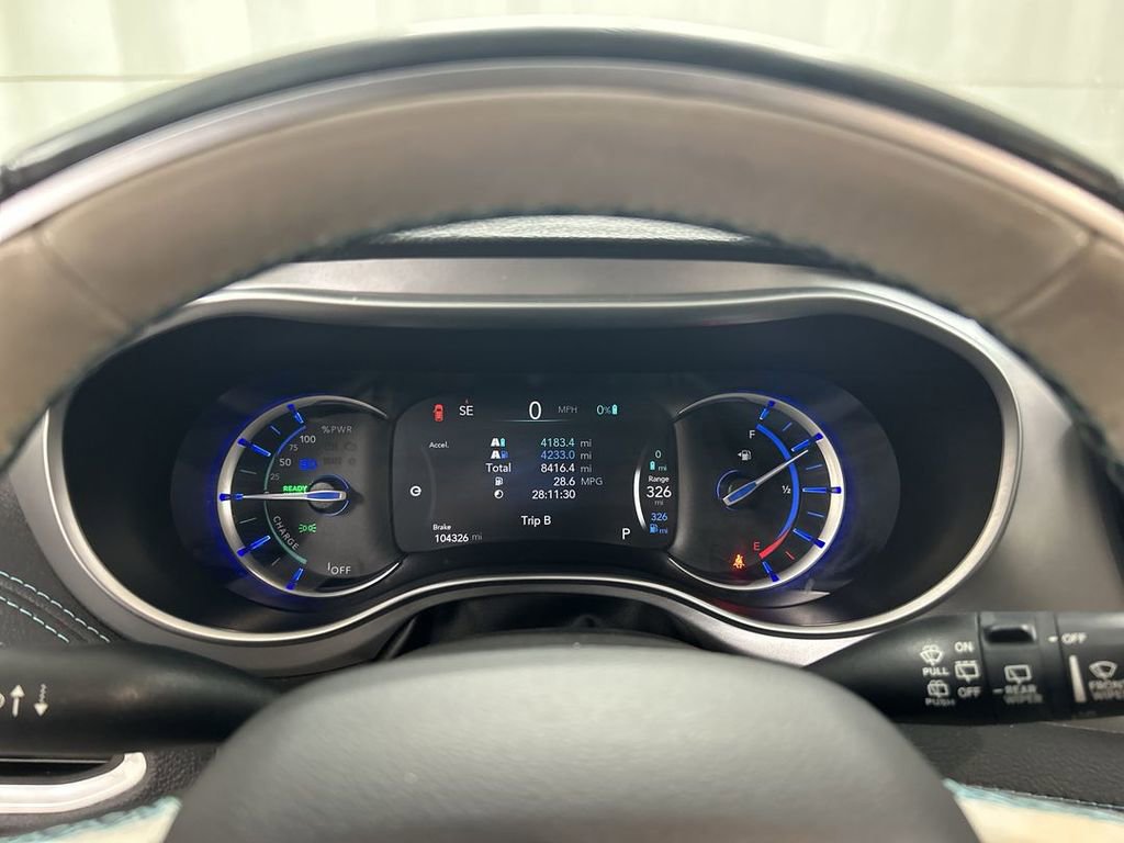 Used 2018 Chrysler Pacifica Limited FWD image 13