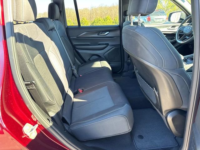 Used 2024 Jeep Grand Cherokee Laredo w/ Trailer Tow Package image 22