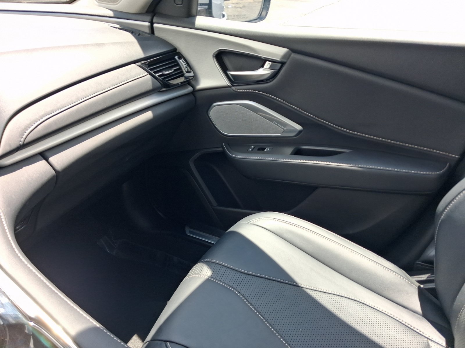 Used 2024 Acura RDX w/ Technology Package AWD/4WD image 21