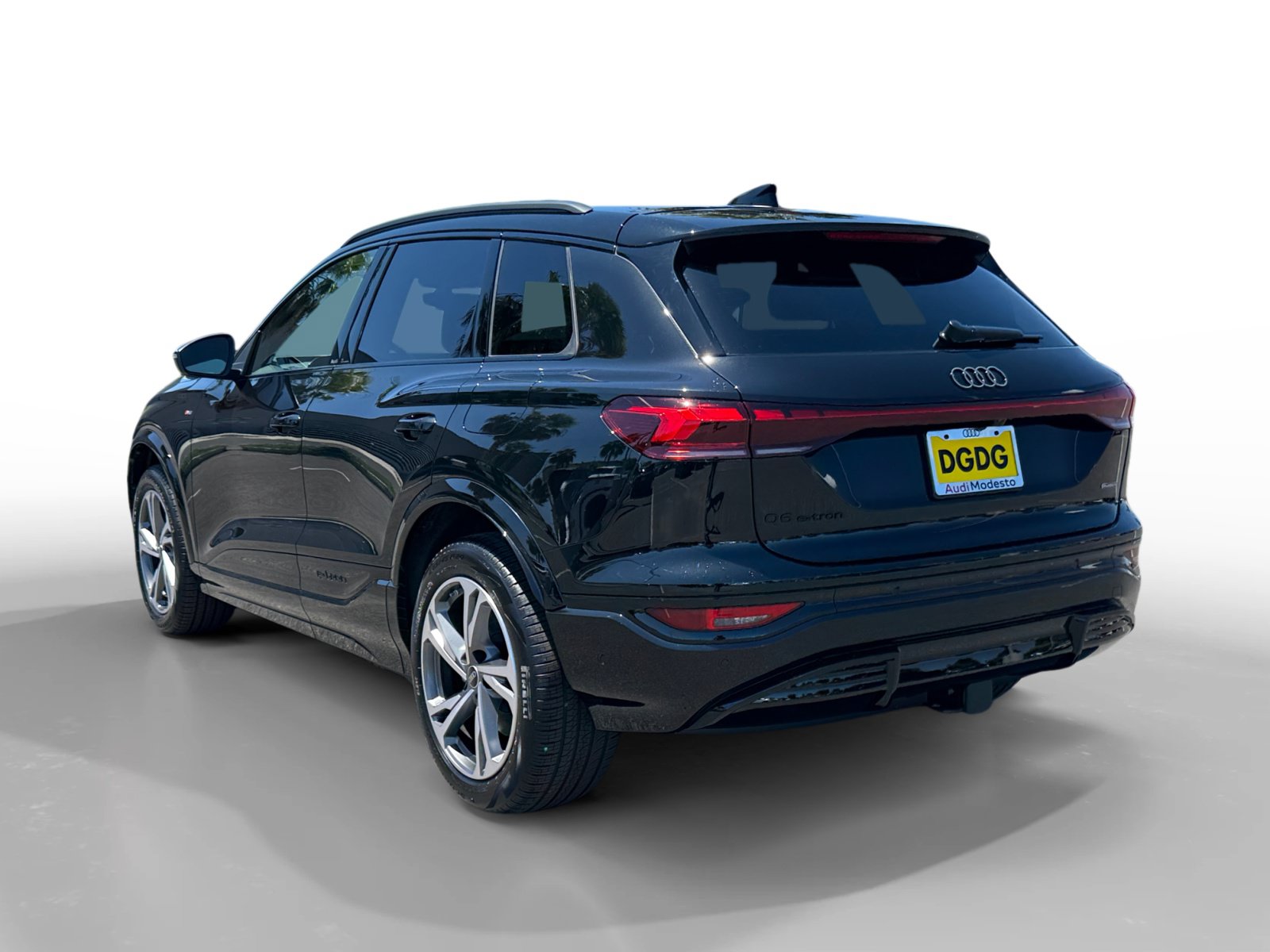 New 2027 Audi Q6 e-tron Premium Plus AWD/4WD image 3