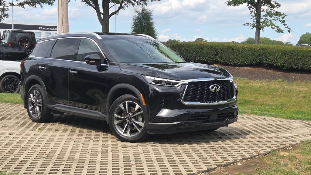 Used 2023 INFINITI QX60 Luxe w/ Performance Audio Package AWD/4WD image 4
