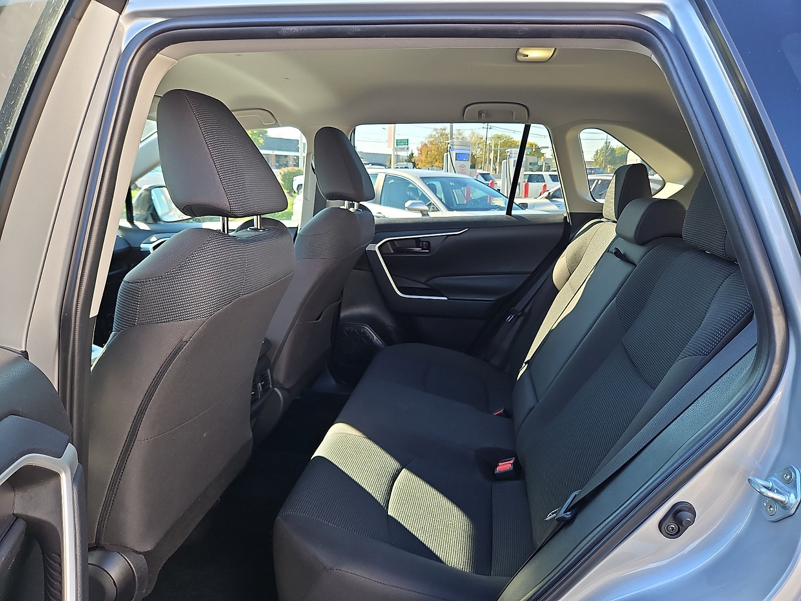 Used 2024 Toyota RAV4 LE AWD/4WD image 10