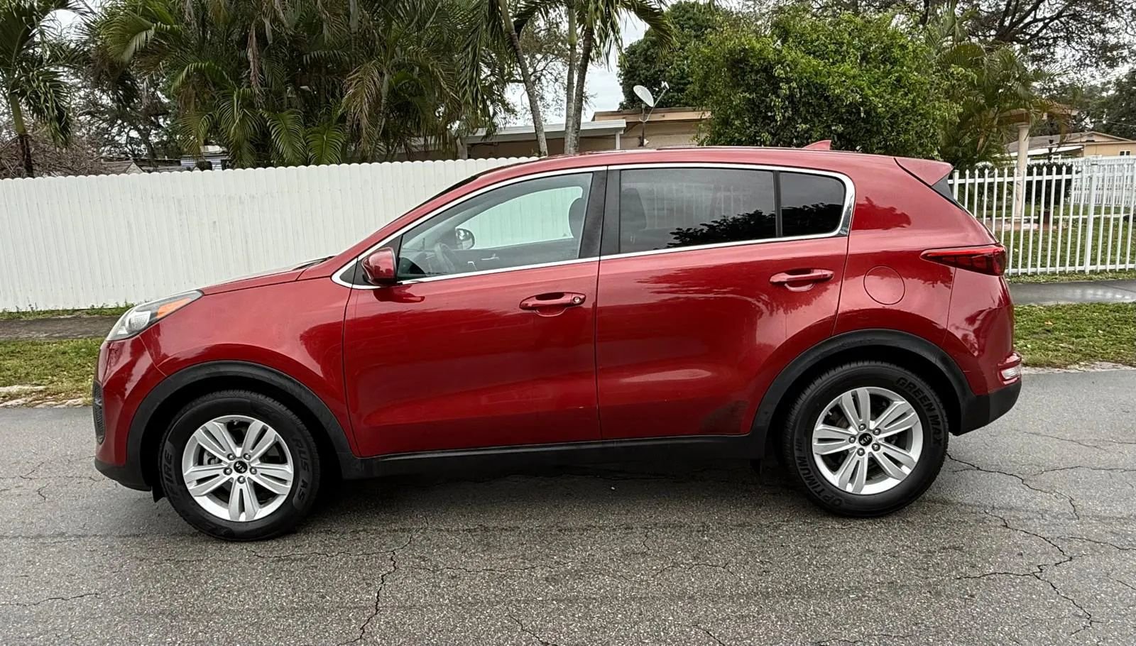Used 2017 Kia Sportage LX image 3
