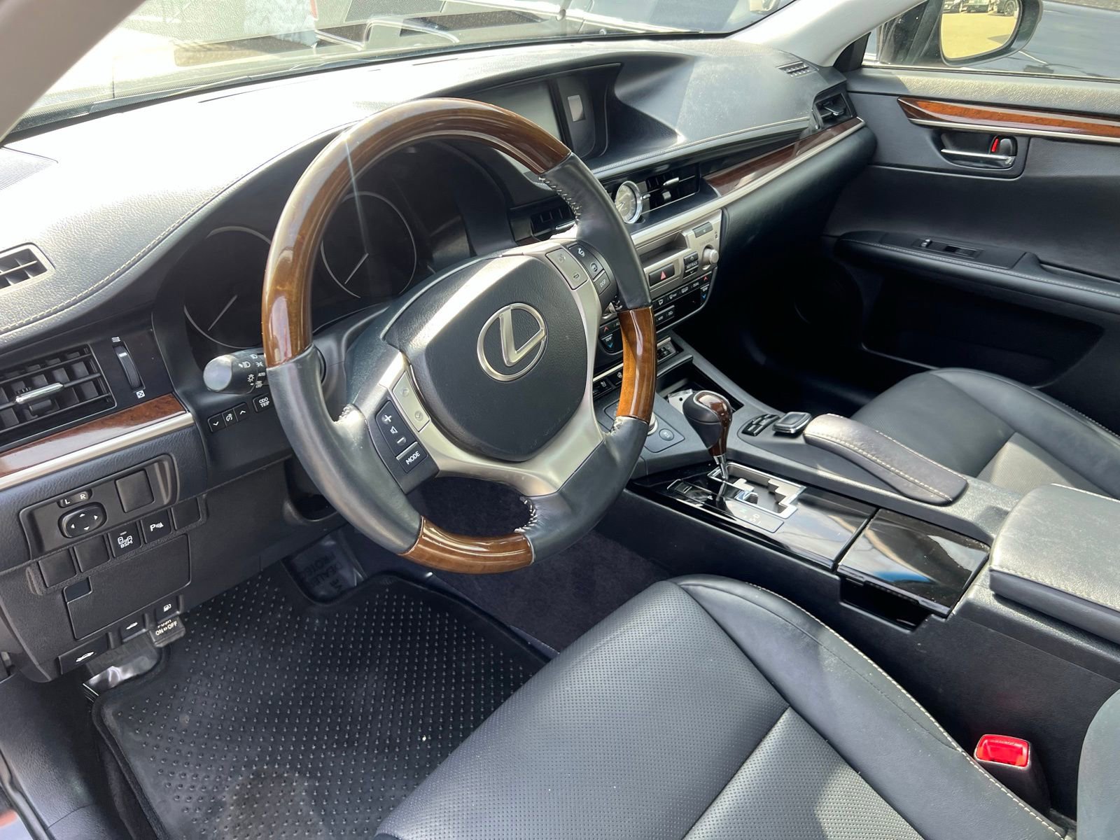 Used 2015 Lexus ES 350 w/ Premium Package FWD image 17