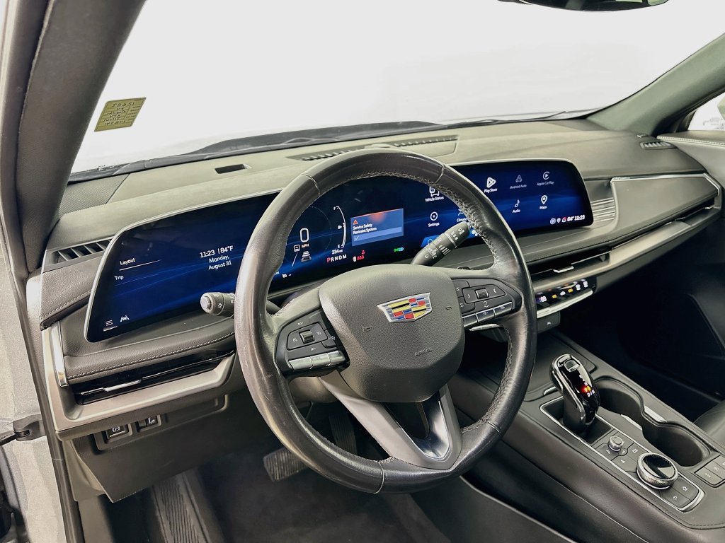 Used 2024 Cadillac XT4 Premium Luxury FWD image 9