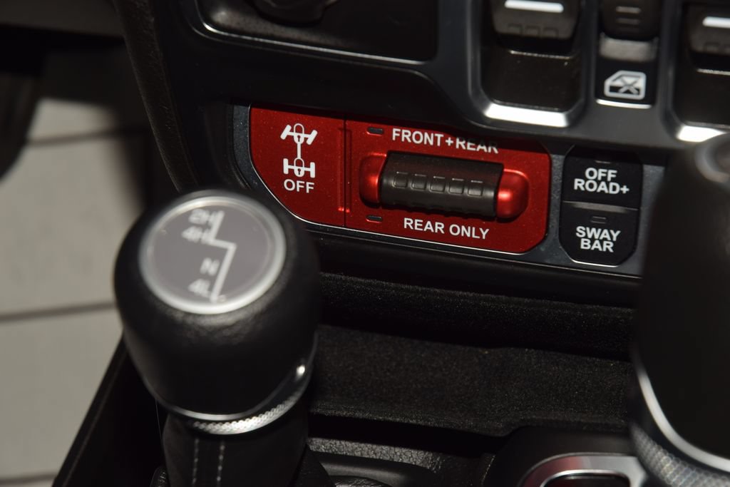 Used 2025 Jeep Gladiator Rubicon AWD/4WD image 36