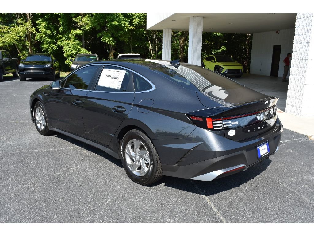 New 2025 Hyundai Sonata SE image 2